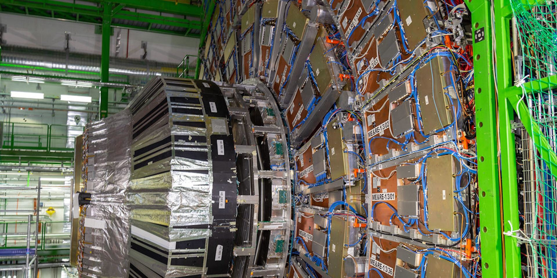 VIAGGIO INTERATTIVO NELLA FISICA DELLE PARTICELLE DEL FUTURO AL CERN