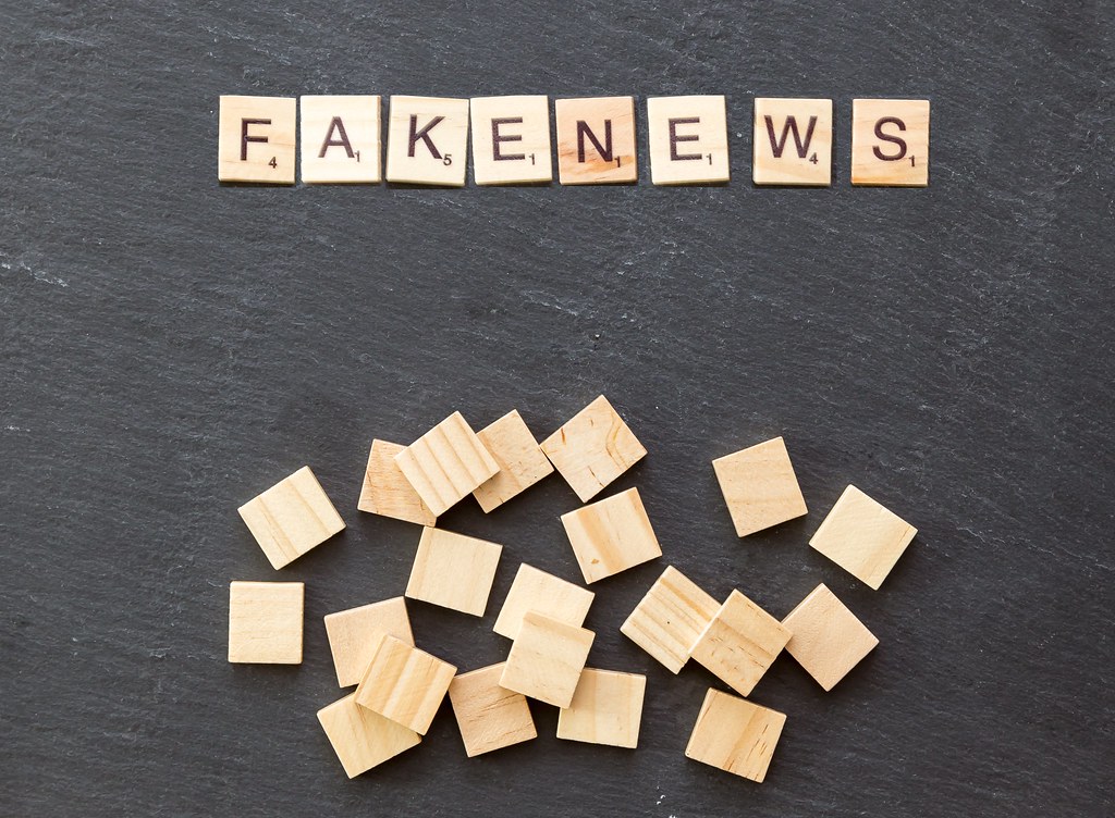 FAKE – Debunking lies before they strike – Scoprire le bugie prima che colpiscano